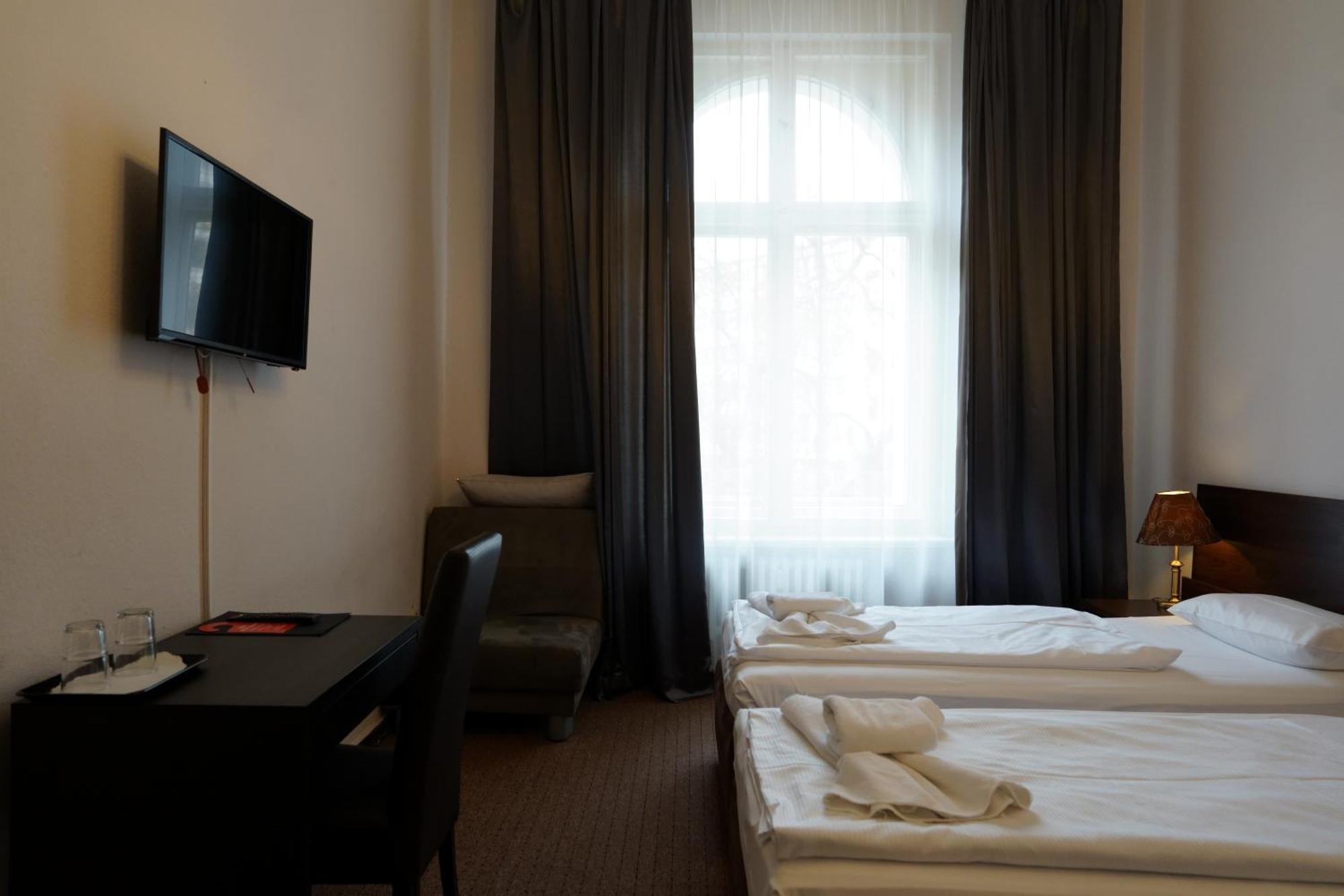 Hotel Pension Xantener Eck Berlin Exterior foto