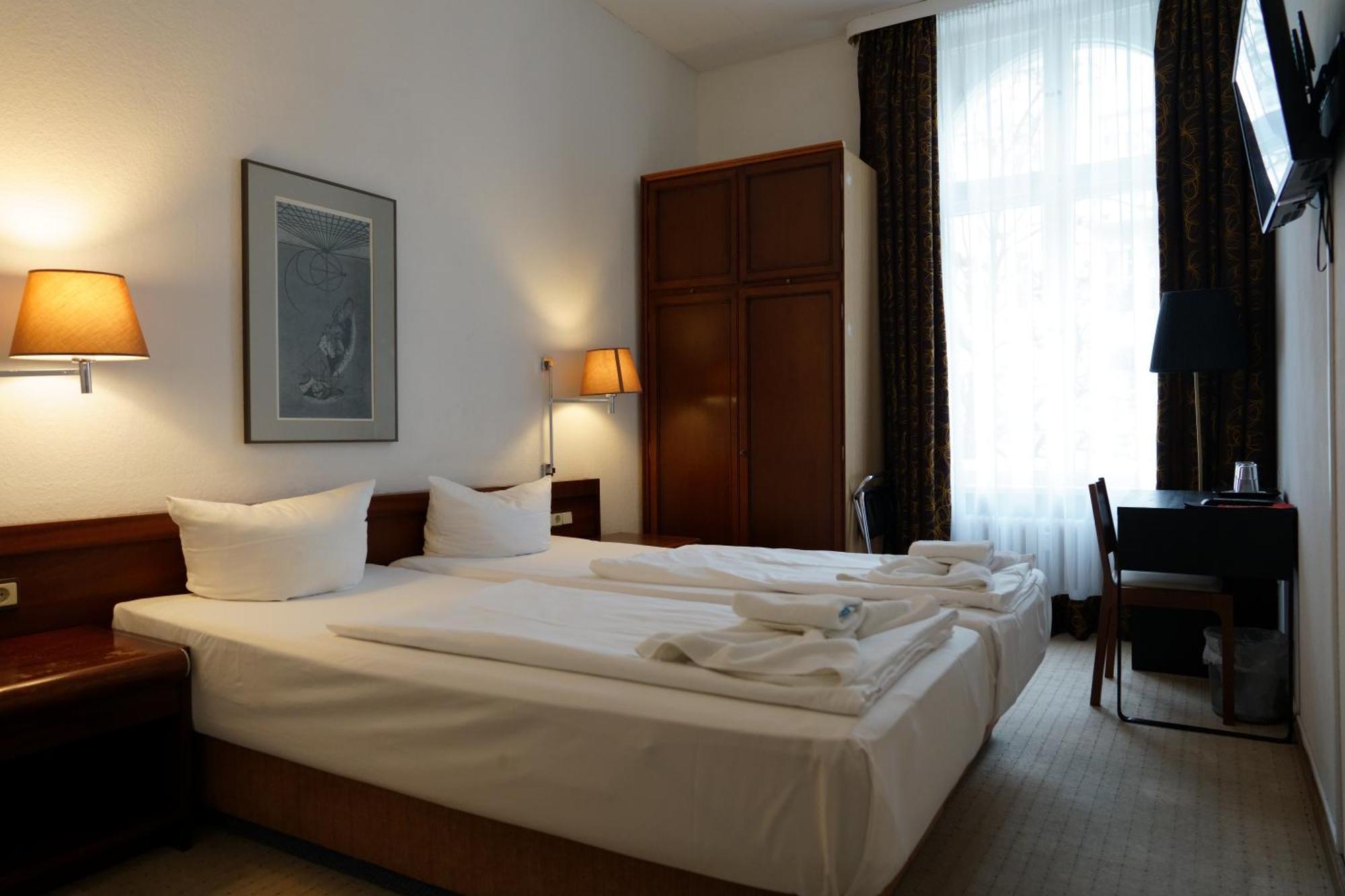 Hotel Pension Xantener Eck Berlin Exterior foto