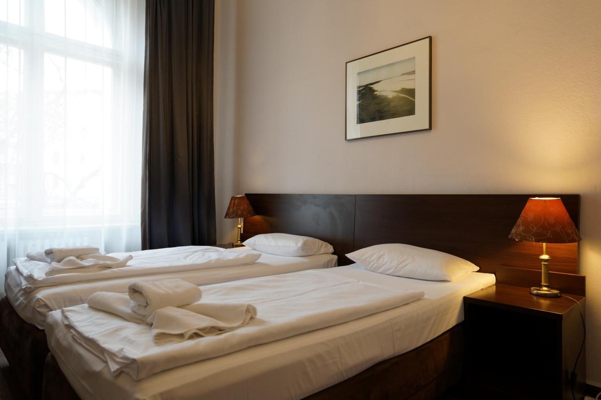 Hotel Pension Xantener Eck Berlin Exterior foto